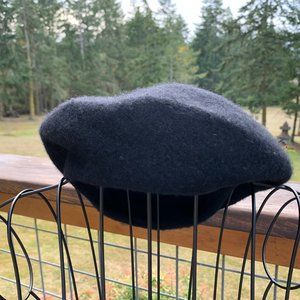 Importina 100% Wool Black Hat with Cream Lining